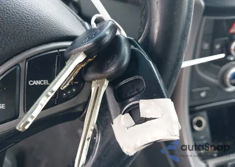 2014 Hyundai Elantra Limited from USA, damaged, VIN 5NPDH4AE4EH541137